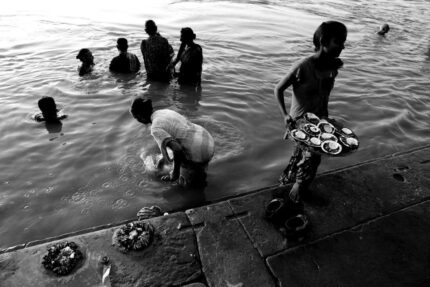 Nilanjan Ray; Varanasi – A sacred City – Dodho