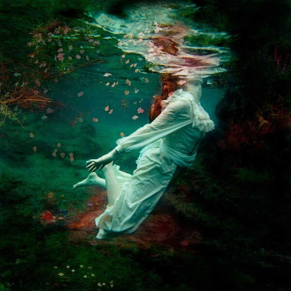 Insurgent Ophelia ; A contemporary representation by Beatriz Glez Sa ...