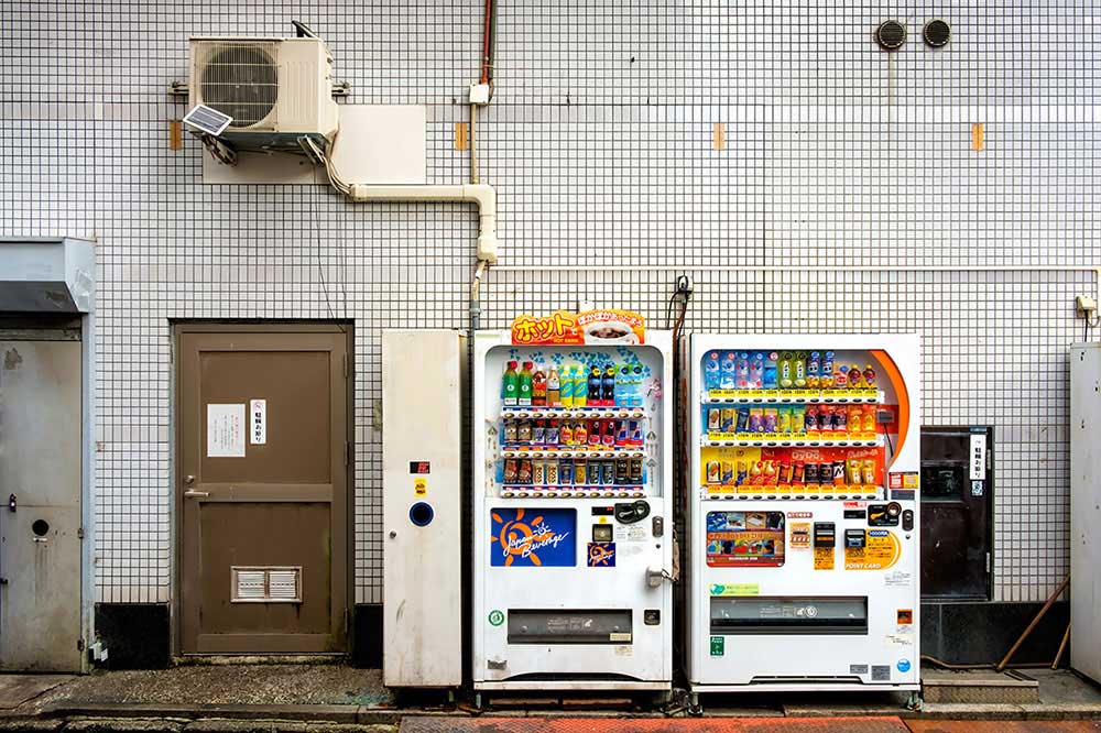 Japanese Vending Machines by Douglas Edward Caplan – Dodho